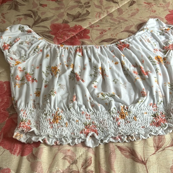 Forever 21 White Floral Off the Shoulder Crop Top - Picture 7 of 8